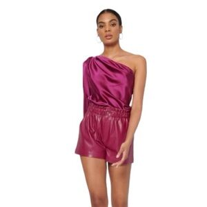 NWT Cami NYC Serenity Vegan Leather Short in Beetroot Small Pleated High Rise